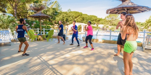 Kempingi w Chorwacji z animacjami: czy to dobry wybór dla rodzin?