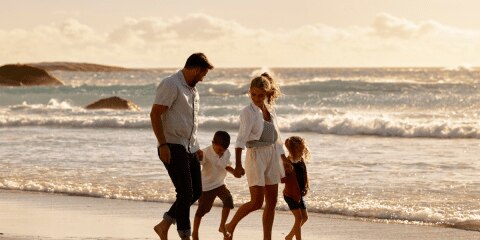 Gdzie jechać na wakacje z dziećmi? Sprawdzone kierunki i realne koszty